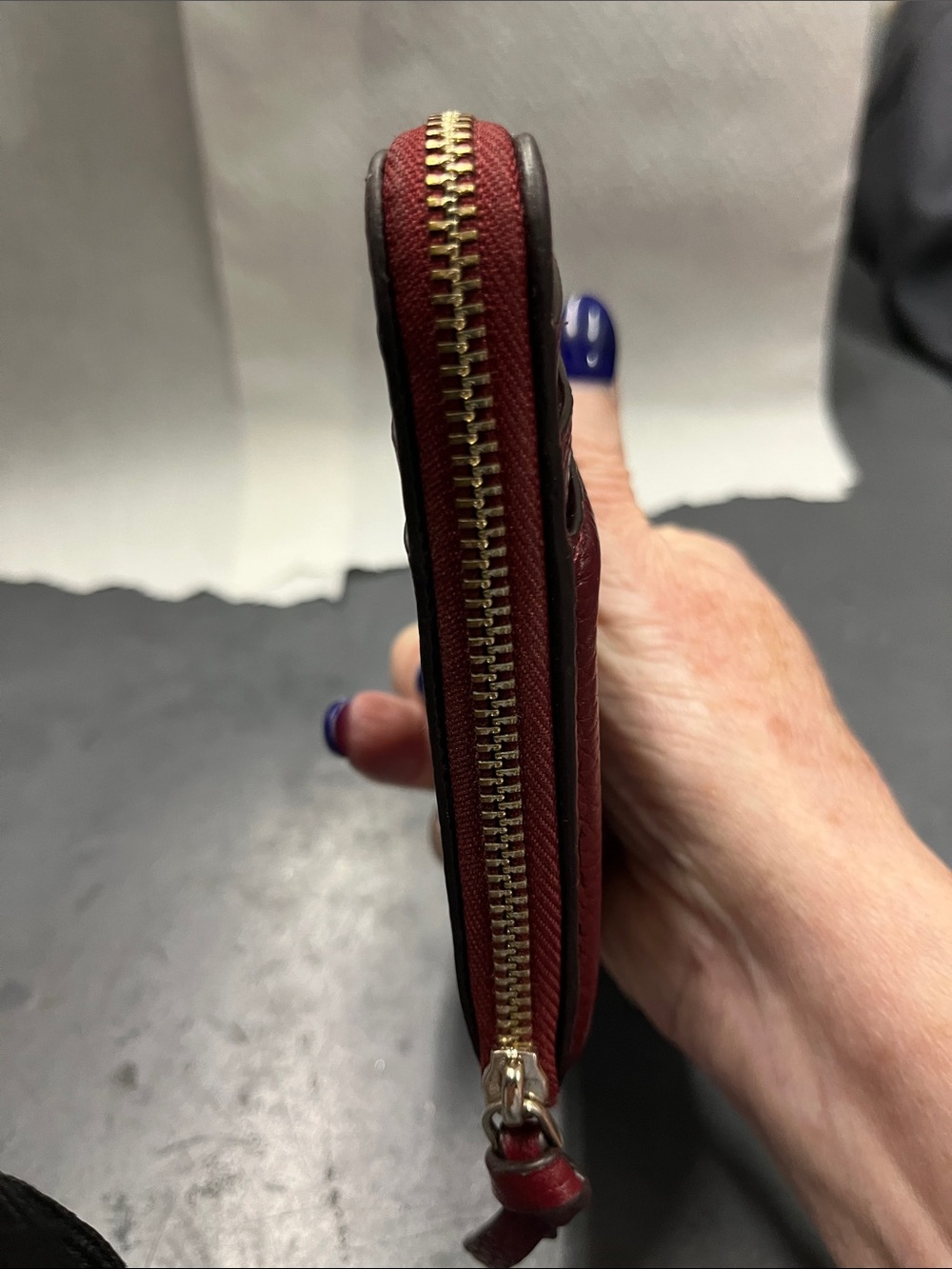 EUC kate spade Deep Burgundy Knot  Leather Card Case with Keyring - Picture 8 of 10